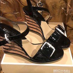 Michael Kors 7M Black Patent/ Cork wedge sandals